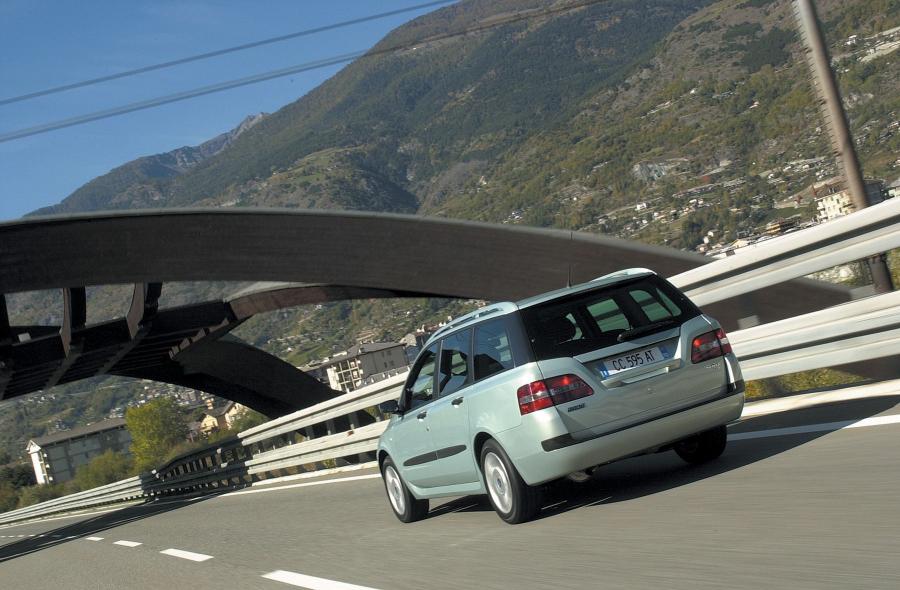  Fiat Stilo Wagon 2002 года  (фото 22 из 69)